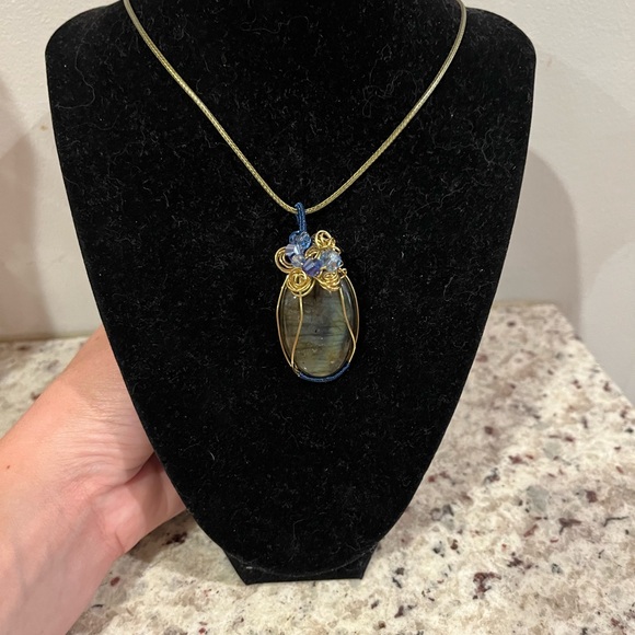 Large Labradorite Necklace - Picture 2 of 3